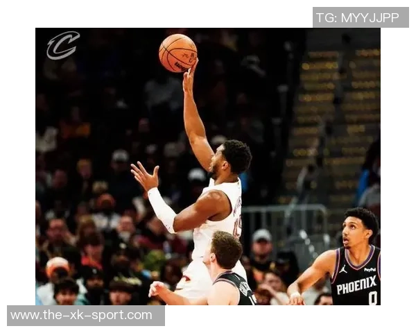 小米切尔助攻12次展现控卫实力努力帮助队友轻松得分 小米切尔助攻12次展现控卫实力努力帮助队友轻松得分